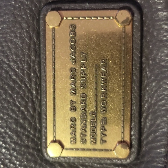 Marc By Marc Jacobs Gray Leather Shoulder Bag with Slouchy Design - Picture 2 of 16